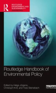 Buchcover des Routledge Handbook of Environmental Policy